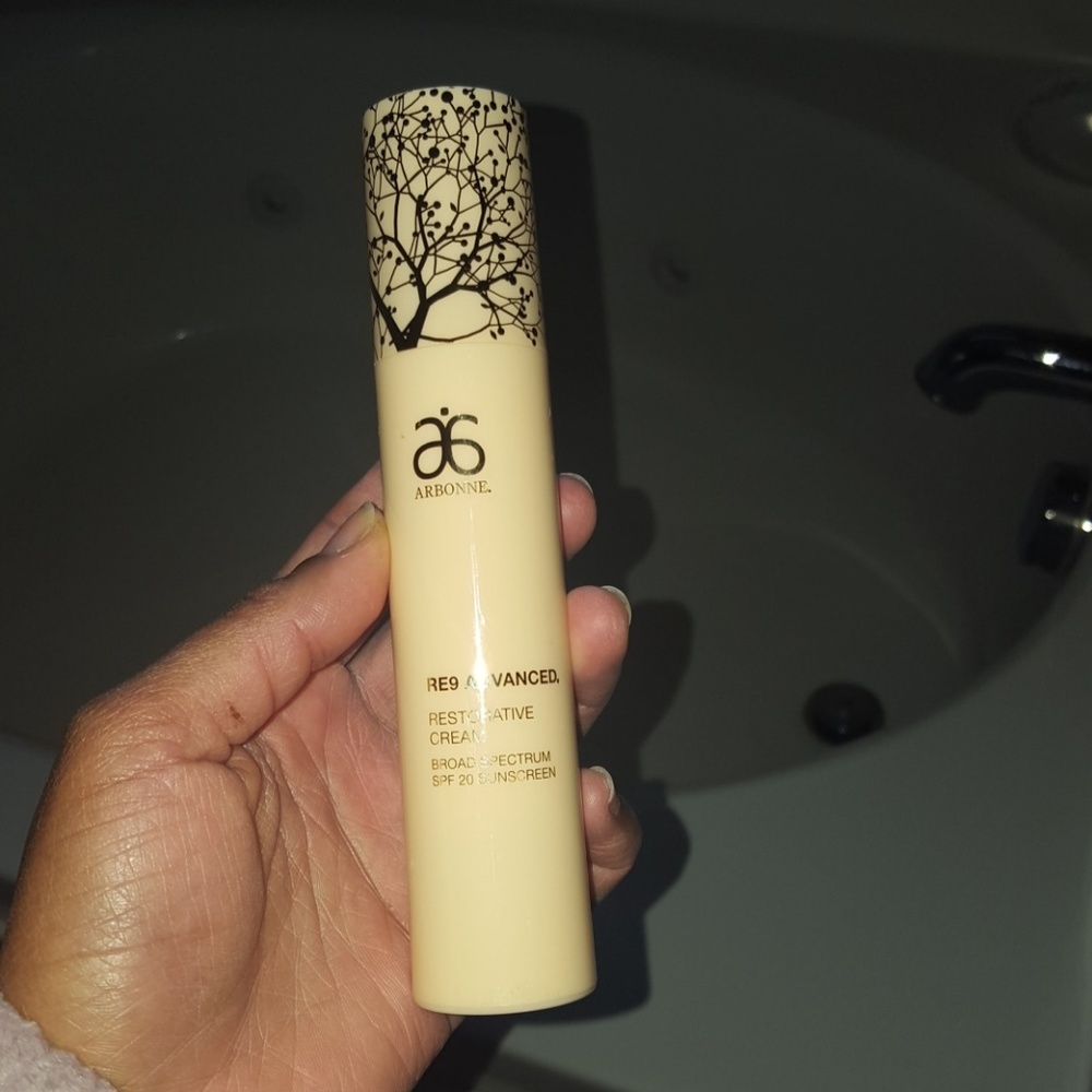 Arbonne re9 advance restorative cream spf 15
